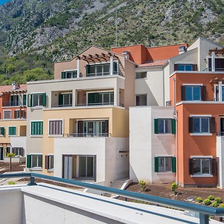 Lavender Bay Apartment C32 Donji Morinj Esterno foto