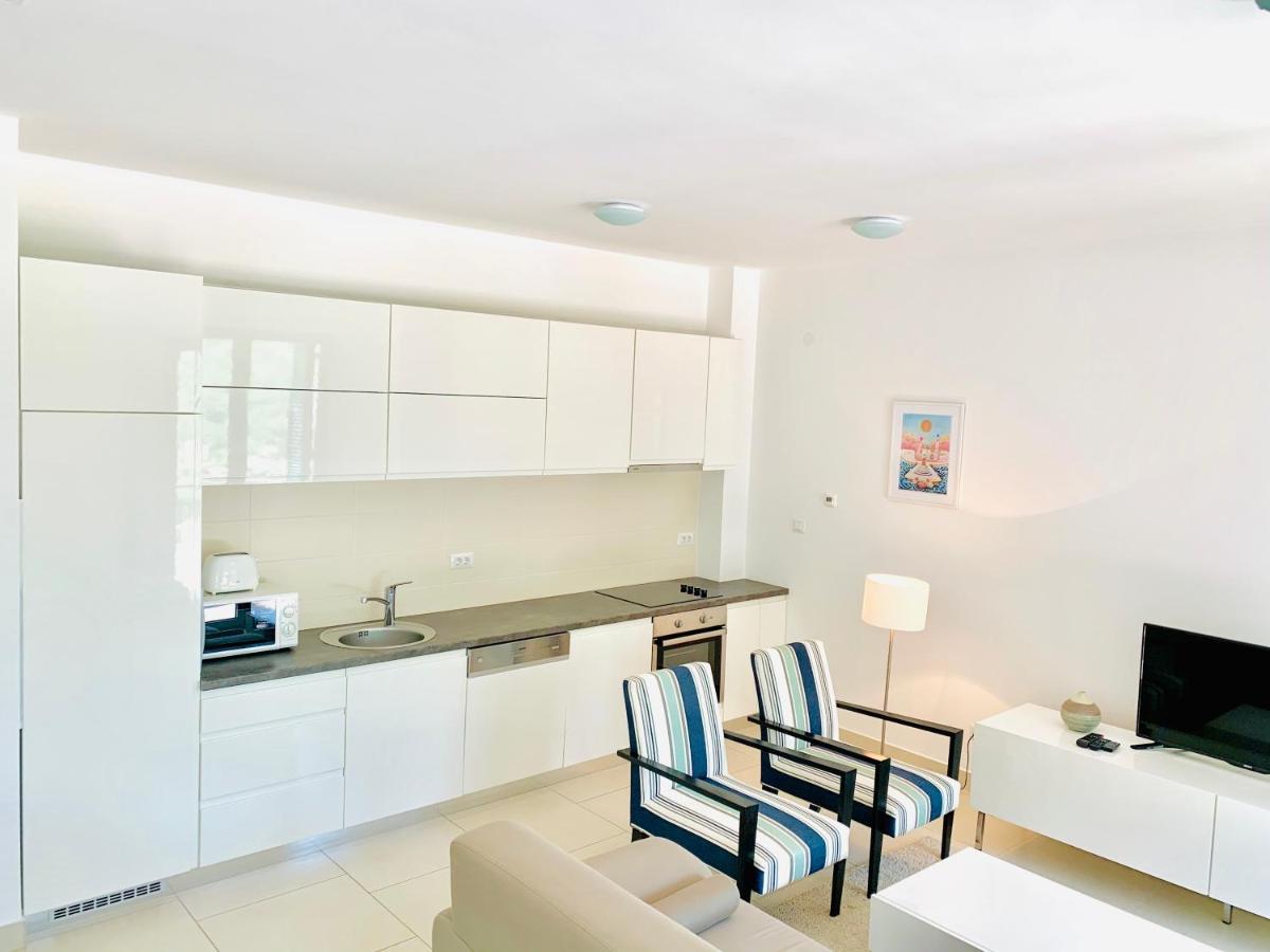Lavender Bay Apartment C32 Donji Morinj Esterno foto