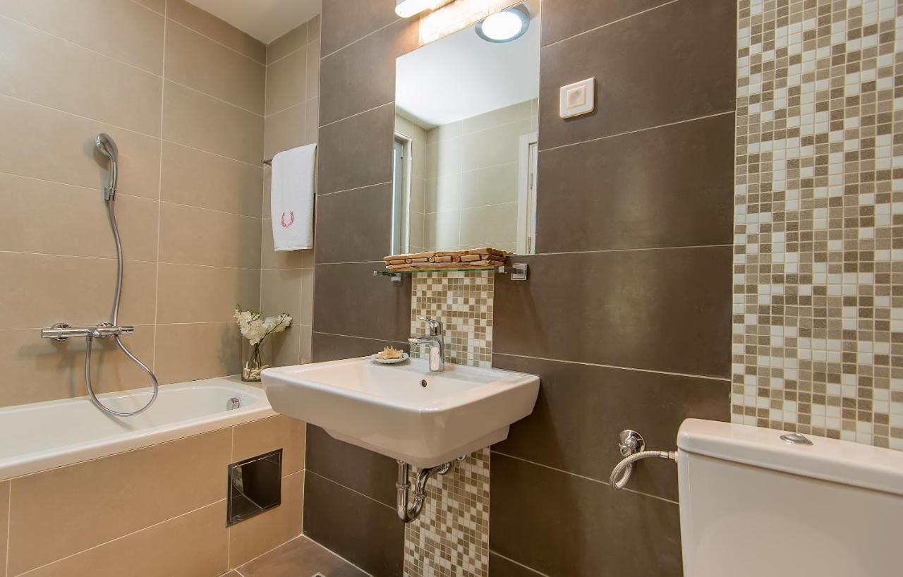 Lavender Bay Apartment C32 Donji Morinj Esterno foto